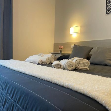 Hotel Augustus ميلانو ماريتيما المظهر الخارجي الصورة