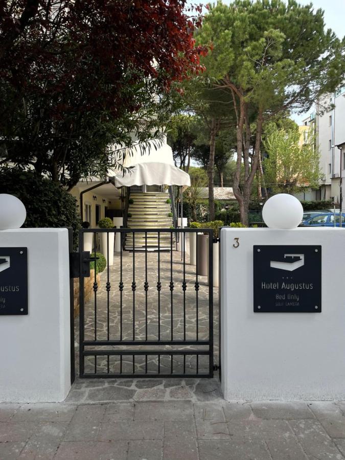 Hotel Augustus ميلانو ماريتيما المظهر الخارجي الصورة