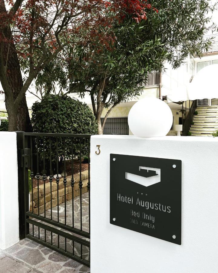 Hotel Augustus ميلانو ماريتيما المظهر الخارجي الصورة