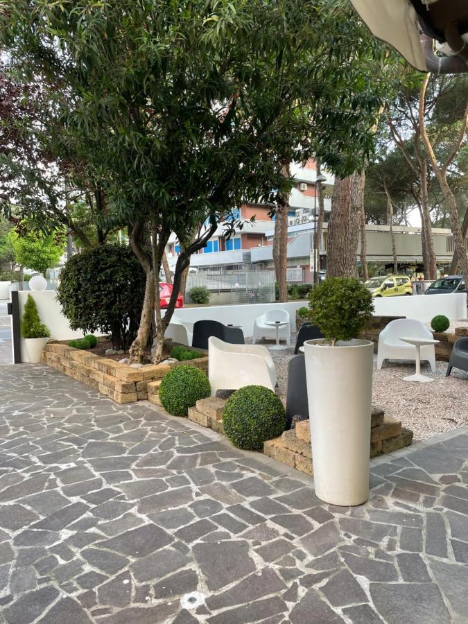 Hotel Augustus ميلانو ماريتيما المظهر الخارجي الصورة
