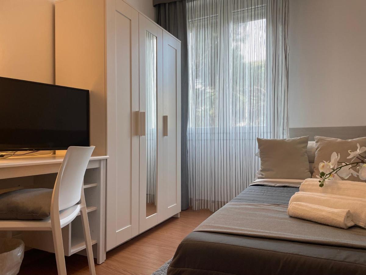 Hotel Augustus ميلانو ماريتيما المظهر الخارجي الصورة