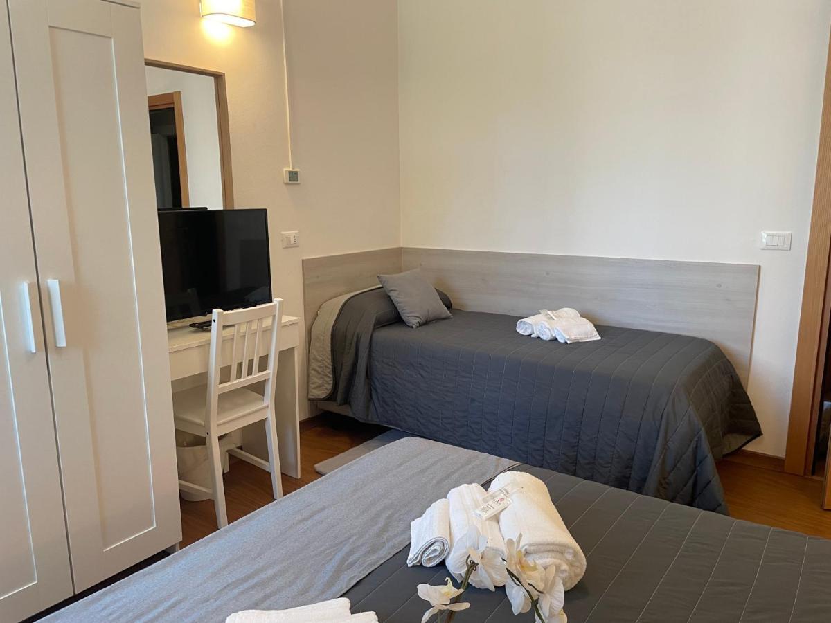 Hotel Augustus ميلانو ماريتيما المظهر الخارجي الصورة