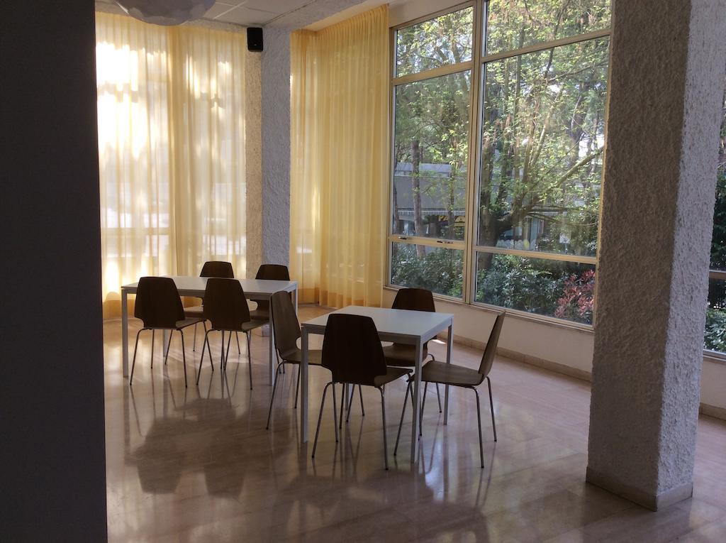 Hotel Augustus ميلانو ماريتيما المظهر الخارجي الصورة