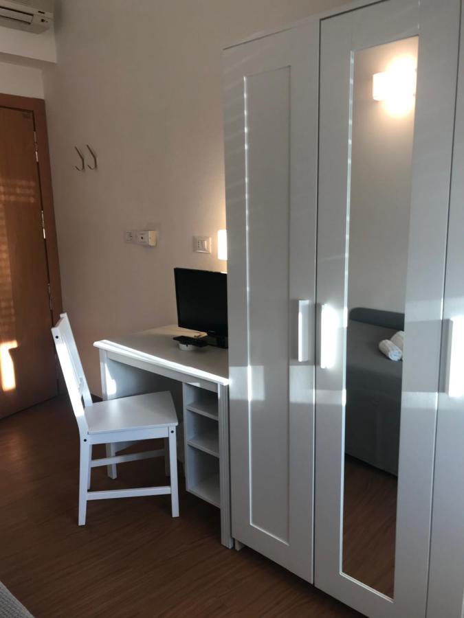 Hotel Augustus ميلانو ماريتيما المظهر الخارجي الصورة