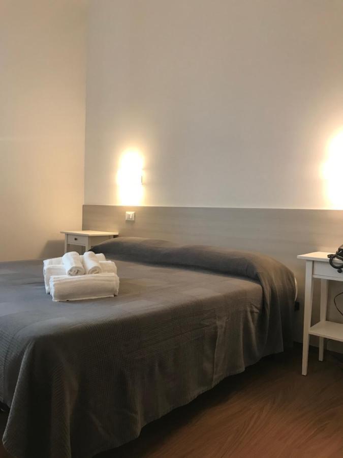 Hotel Augustus ميلانو ماريتيما المظهر الخارجي الصورة