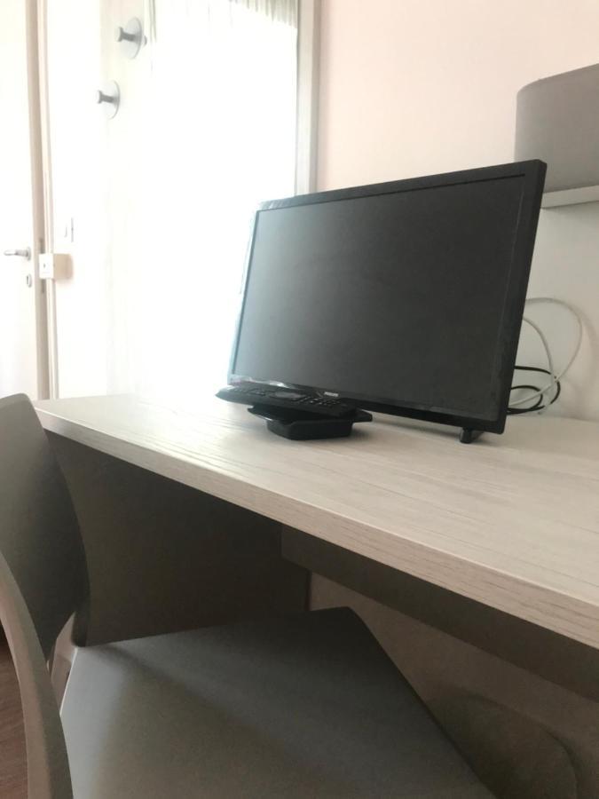 Hotel Augustus ميلانو ماريتيما المظهر الخارجي الصورة